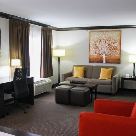 Parkwood Inn & Suites Manhattan Bagian luar foto