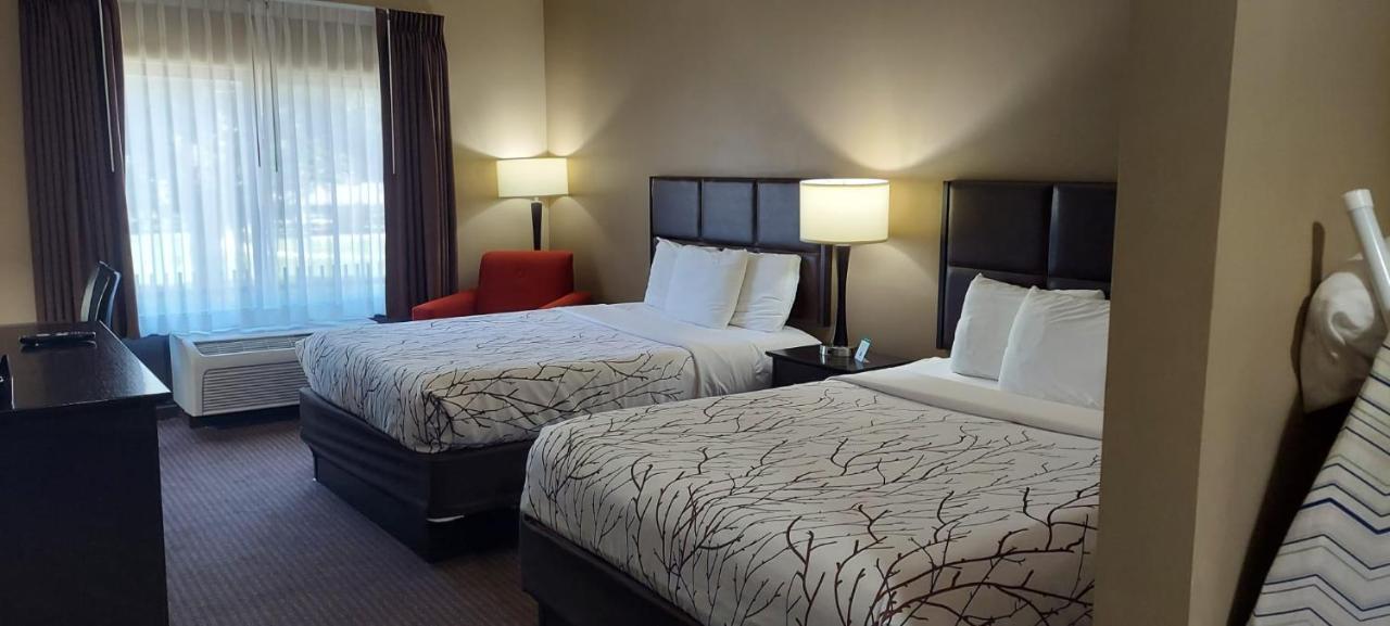 Parkwood Inn & Suites Manhattan Bagian luar foto