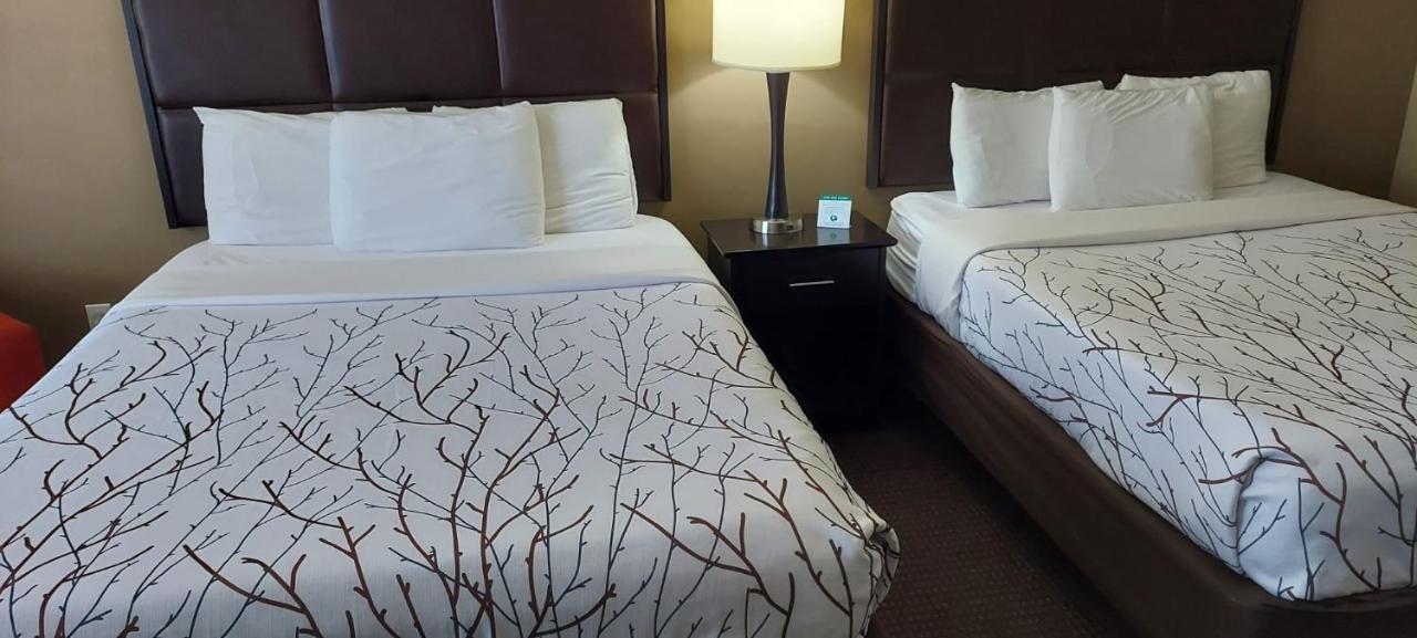 Parkwood Inn & Suites Manhattan Bagian luar foto