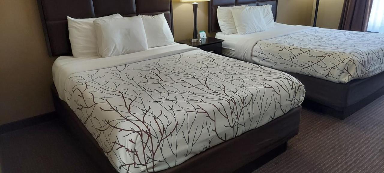 Parkwood Inn & Suites Manhattan Bagian luar foto