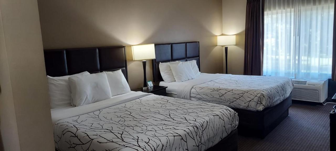 Parkwood Inn & Suites Manhattan Bagian luar foto