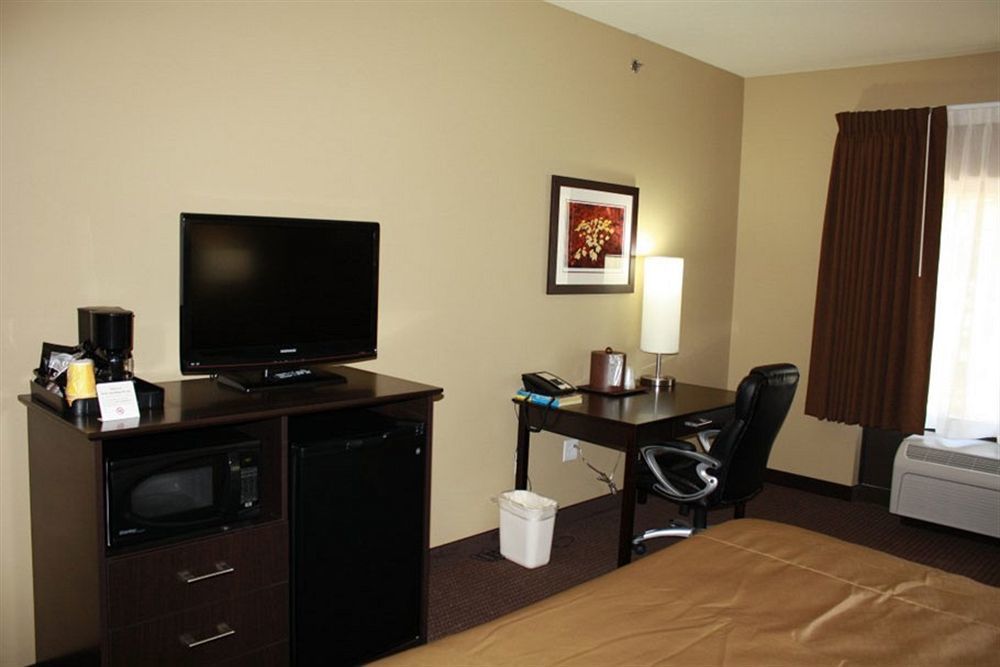 Parkwood Inn & Suites Manhattan Bagian luar foto