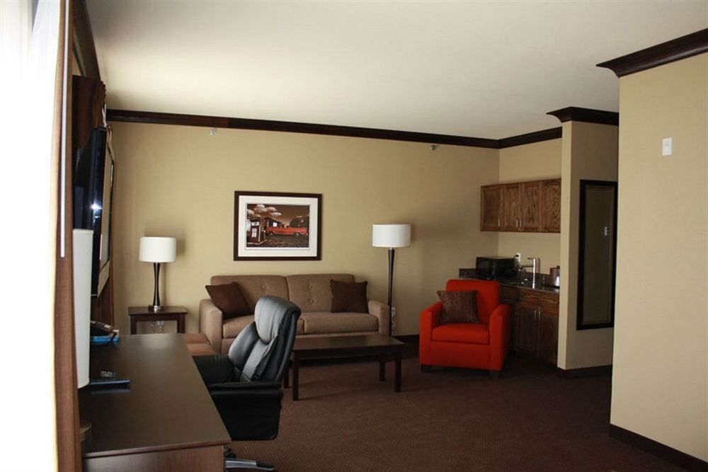 Parkwood Inn & Suites Manhattan Bagian luar foto
